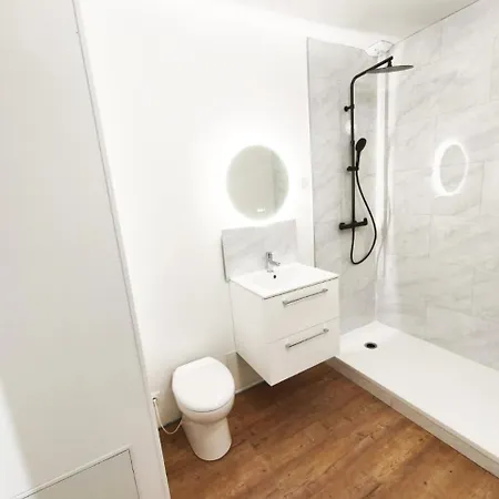Appartamento Cosy De 55 M2, élégant Et Rénové Et Parking Privé Sur *