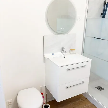 Cosy De 55 M2, élégant Et Rénové Sur *