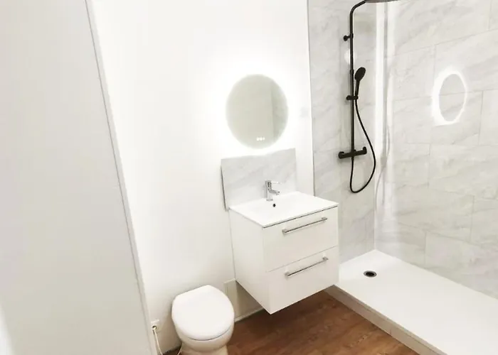 Apartment Cosy De 55 M2, Elegant Et Renove Et Parking Prive Sur *